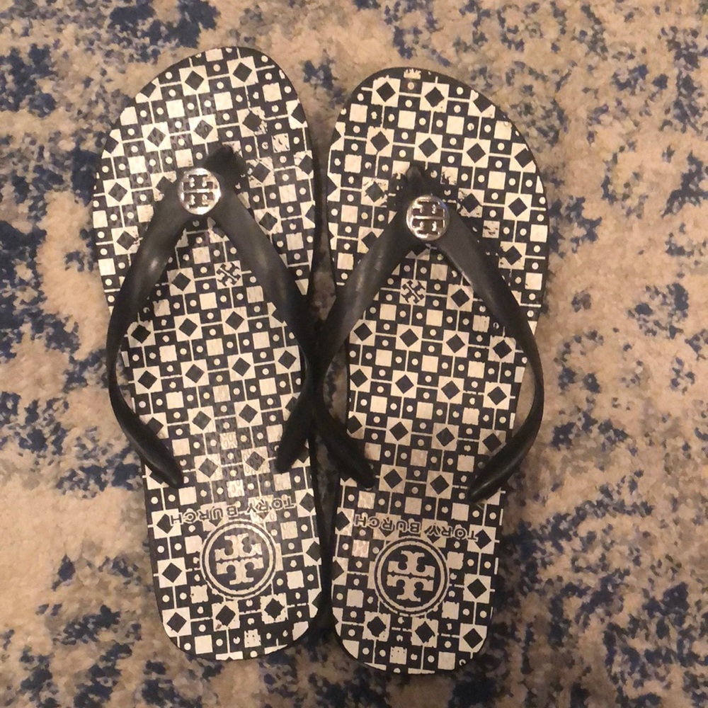 Tory Burch woman’s size 9. Slightly worn around the toe area. Not visible on.